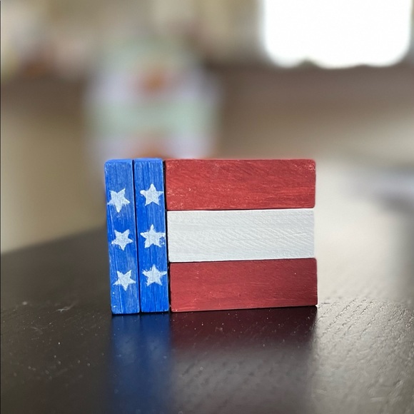 ✨ Flag Tiered Tray Decor Bundle! ✨ - Picture 15 of 15